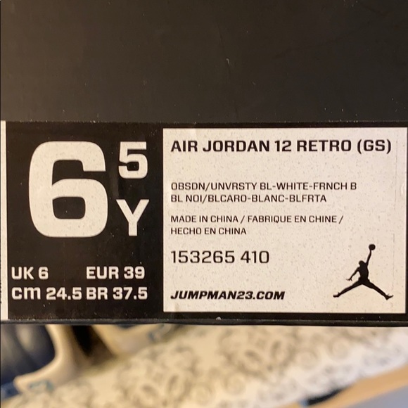 Air Jordan 12 Retro (GS) - Picture 4 of 5